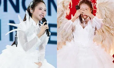 Phương Mỹ Chi kể về giai đoạn chênh vênh, ôm mặt khóc trước hàng nghìn khán giả