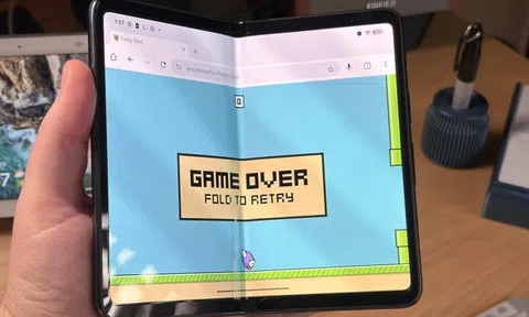 Phiên bản mới của Flappy Bird là trò chơi tốn điện thoại nhất từ trước đến nay?
