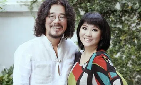 Hôn nhân 35 năm ngọt ngào 'như lúc mới yêu' của vợ chồng Cẩm Vân - Khắc Triệu