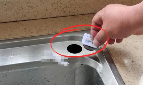 Hơn 90% người dùng không biết hết công dụng thực sự của chiếc lỗ nhỏ bên cạnh bồn rửa bát