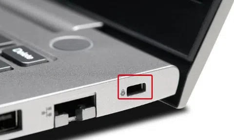 Hơn 90% người dùng không biết công dụng của chiếc lỗ hình chữ nhật nằm ở cạnh hoặc mặt sau của laptop