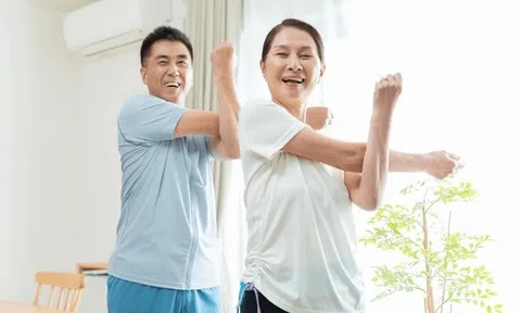 Tìm ra 4 bài tập tốt nhất để kéo dài tuổi thọ, đẩy lùi lão hóa hiệu quả cho người sau 50 tuổi: Không phải chạy bộ hay đạp xe