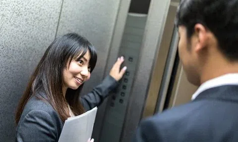 Khi sếp hỏi "Bạn kia đâu rồi", người bình thường nói "Em không biết", người EQ cao và có khả năng thăng tiến trả lời khác hẳn