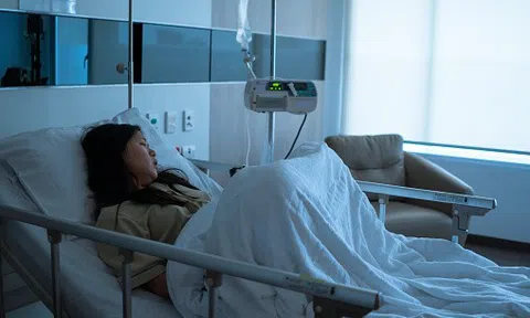 Ngày càng nhiều người tử vong vì ung thư đại tràng, ĐH Harvard cảnh báo: 4 món âm thầm gây hại, ăn thường xuyên sau này hối hận