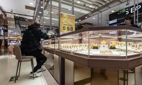 Phát hiện người đàn ông liên tục mua 7kg vàng thỏi không cần hỏi giá, cảnh sát dùng nhiều biện pháp nghiệp vụ vào cuộc