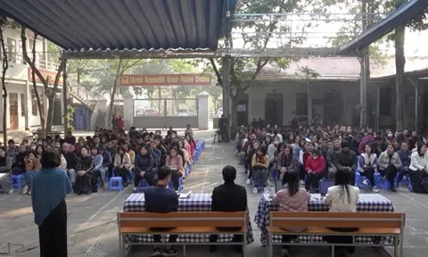 Câu hỏi 'sao mẹ không hỏi con làm sao đạt 9,75 điểm' khiến phụ huynh sững người