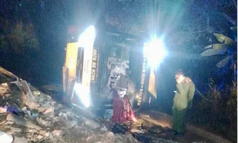 Tai nạn thảm khốc trên Quốc lộ 6, 4 người tử vong tại chỗ