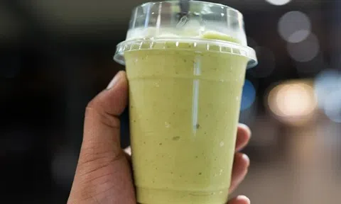 Chỉ 1 cốc nước này mỗi sáng có thể làm tăng nguy cơ ung thư trực tràng, uống khi bụng đói như "mỗi ngày nhỏ giọt axit vào ruột"