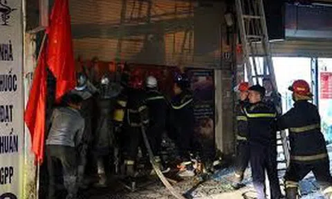 Cháy cơ sở massage ngõ 349 Minh Khai, cứu 1 người mắc kẹt