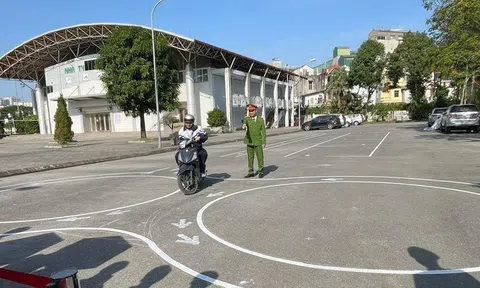Bộ Công an bỏ một bài thi hình khi sát hạch bằng lái xe máy