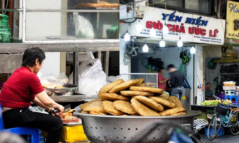 Cảnh tượng khó tin tại cơ sở giò chả ở phố cổ Hà Nội sau khi bị phát hiện dùng chất cấm, tuồn ra thị trường 300 tấn suốt 3 năm