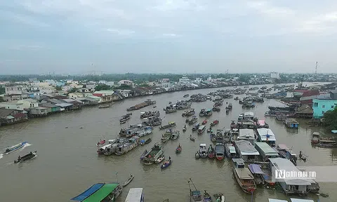 Giữ mùa Xuân trên chợ nổi Cái Răng