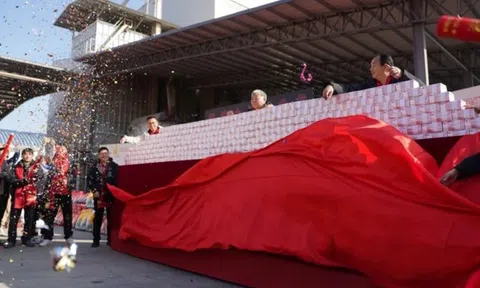 Nông dân được nhận "núi tiền" thưởng Tết, mạng xã hội xôn xao