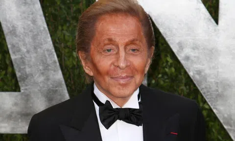 Thương tiếc nhà thiết kế huyền thoại Valentino