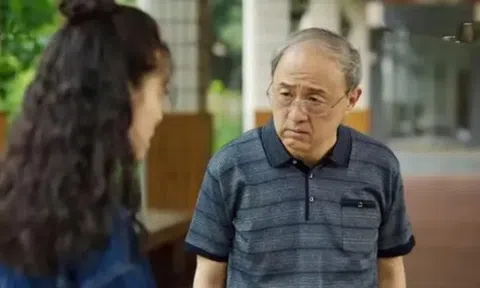 Bố chồng có tiền tỷ vẫn không giúp con trai, con dâu đến hỏi cho ra lẽ: Vừa bước vào nhà đã chết lặng