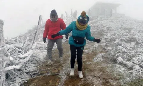 Tin không khí lạnh mới nhất: Mẫu Sơn rét hại, nhiệt độ giảm xuống 0,3°C