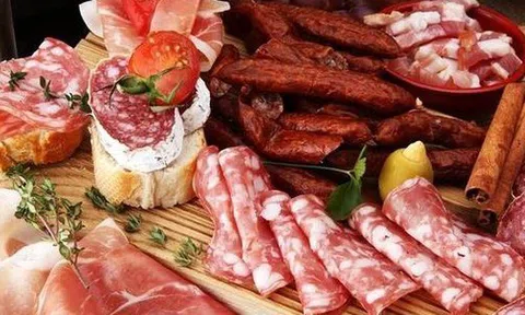 Ung thư gia tăng có liên quan đến thịt? Chị em đi chợ cần tránh ngay 4 loại thịt này