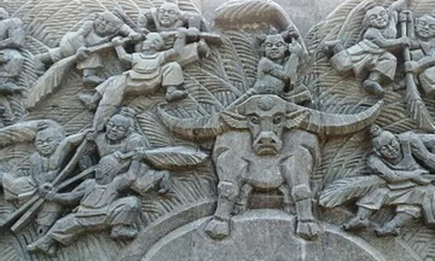 Bức tranh ‘Cờ lau tập trận’ bằng đá nặng hàng nghìn tấn ở Ninh Bình