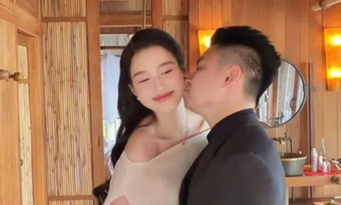 Chồng doanh nhân thơm má hoa hậu Đỗ Thị Hà, Trung Ruồi đẹp đôi bên Hương Ly