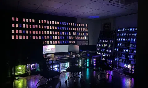 Phát hiện 4.600 chiếc điện thoại hoạt động 24/24, cảnh sát dùng các biện pháp nghiệp vụ vào cuộc: 10 người bị truy tố, vạch trần bí mật động trời sau số tiền hơn 11 tỷ đồng