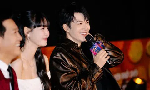 Anh Tú Atus và Minh Anh đẹp đôi