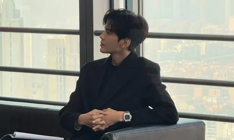 Đi tặng quà Tết, đối tác nói: “Tốn kém quá!”, nhân viên EQ cao đáp một câu mà đôi bên đều hài lòng, về nhà được sếp thưởng thêm