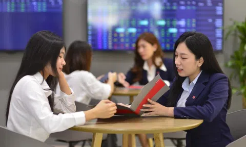 VN-Index rung lắc trước áp lực chốt lời, ngân hàng, dầu khí vẫn "sáng cửa"