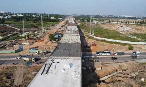 300 kỹ sư, công nhân làm việc xuyên kỳ nghỉ trên công trường Vành đai 3 TPHCM