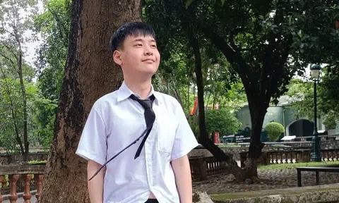 Cậu học trò mang trái tim ghép trở lại lớp học sau ba năm giành giật sự sống