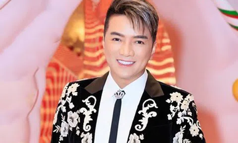 Ca sĩ Đàm Vĩnh Hưng tìm bình yên sau biến cố, mở quán bán cà phê ở tuổi 55