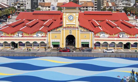 Đơn vị chỉnh trang sẵn sàng đổi màu sơn chợ Bến Thành