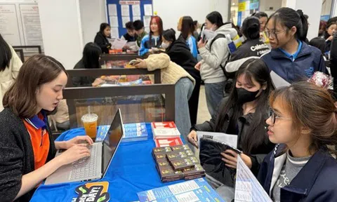 Lao động trẻ “đắt hàng” dịp Tết: Lương tăng sốc, bẫy việc làm cũng bủa vây