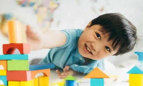 Giáo sư ĐH Thanh Hoa chỉ rõ: 3 dấu hiệu chỉ có ở trẻ thông minh, 20 năm sau AI vẫn không thể thay thế