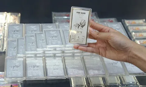 Giá bạc hôm nay 6/2: Rơi tự do, bạc Phú Quý giảm 665.000 đồng/lượng