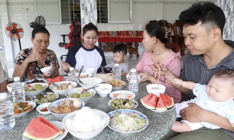 Chủ nhật này thật đặc biệt - Tết đến sớm từ "bữa cơm đủ", hạnh phúc là khi nhà mình còn có nhau