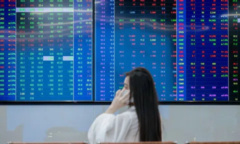 Tiền vào chứng khoán 'nghỉ Tết sớm'