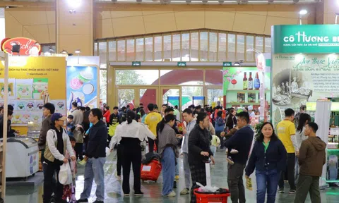 Sắm đủ Tết đầy ở Hội chợ Mùa Xuân lần thứ nhất năm 2026