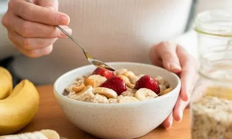 Đừng đổ lỗi cho rau muối chua: Kẻ gây tổn thương thận hàng đầu là thực phẩm quen thuộc hằng ngày