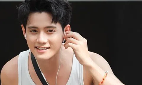 Diễn viên Đình Khang 'Mưa đỏ' lên chức, tiết lộ câu chuyện xúc động về bố mẹ