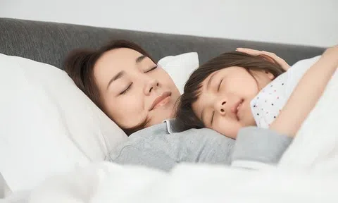 Chuyên gia chỉ ra 3 điều thường làm với con trước khi đi ngủ giúp trẻ rèn EQ cao vút: Nhiều cha mẹ nghe xong liền thay đổi thói quen