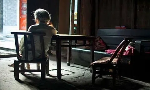 75 tuổi, cụ ông mang 700 triệu tiền chữa bệnh của vợ đi đầu tư lấy lãi cao rồi mất sạch: Đời người phải nhớ giữ tiền ở 3 nơi