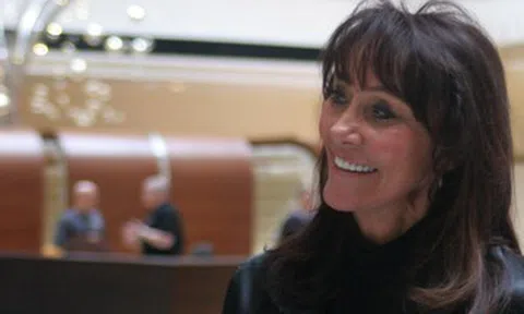 Từ cô gái nông trại làm mẹ đơn thân đến nữ tỷ phú tự thân giàu nhất nước Mỹ