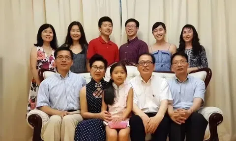 Cha học hết cấp 2 nuôi dạy 6 con thành tài, 5 người là Tiến sĩ trường top thế giới: Cách giáo dục gói gọn trong vài chữ, ai ngẫm cũng thấm