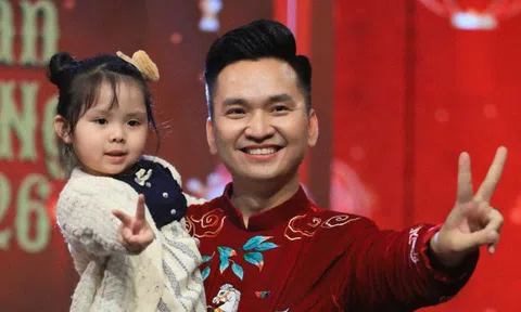 10 năm gắn bó “Cặp lá yêu thương”, MC Hạnh Phúc tiết lộ điều quý giá nhất: Không phải con số hỗ trợ