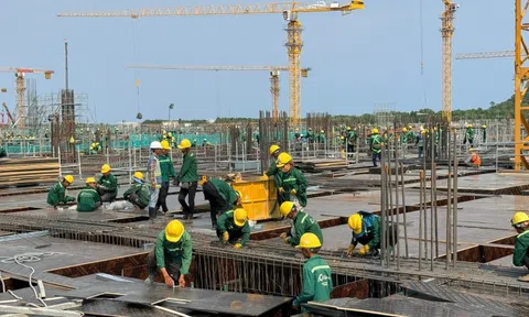 Gần 3.500 công nhân thi công xuyên Tết tại công trường Phú Quốc