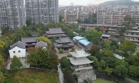 Phát hiện “khối bạc lộ thiên” hơn 1,75 tấn, trị giá hơn 45 tỷ đồng nhưng không ai được phép tháo dỡ