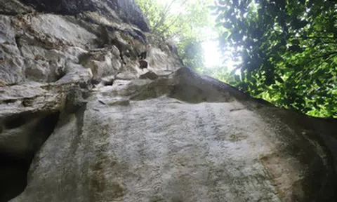 Điều đặc biệt về bia cổ 700 tuổi trên vách núi được công nhận Bảo vật quốc gia