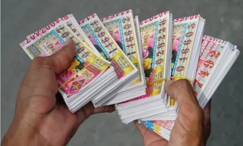 Ông chủ thu lại vé số trúng giải 2 tỷ đồng sau khi tặng công nhân dịp Tết