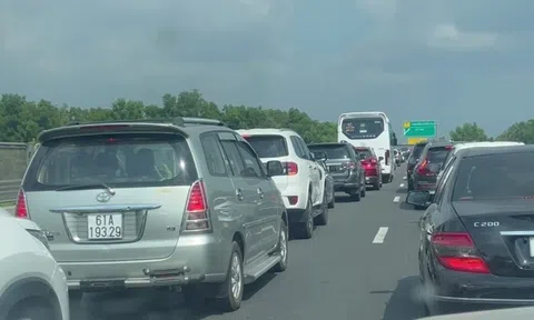 Nhiều cao tốc, quốc lộ phía Nam ùn tắc, người dân loay hoay tìm đường về nhà