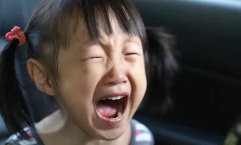 3 tuổi không uốn, 4 tuổi khó sửa: Những hành vi TRẺ NGHỊCH này phải dạy ngay, đừng đợi gây họa rồi mới hối hận